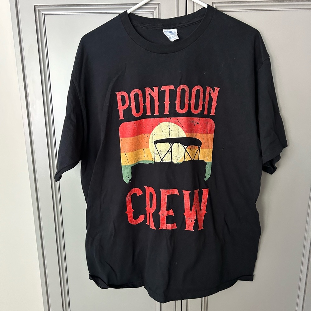 Pontoon Crew black and red t-shirt men’s XL